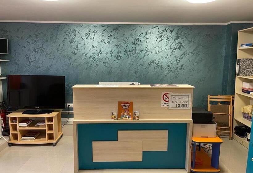 بنسيون Vila Efor