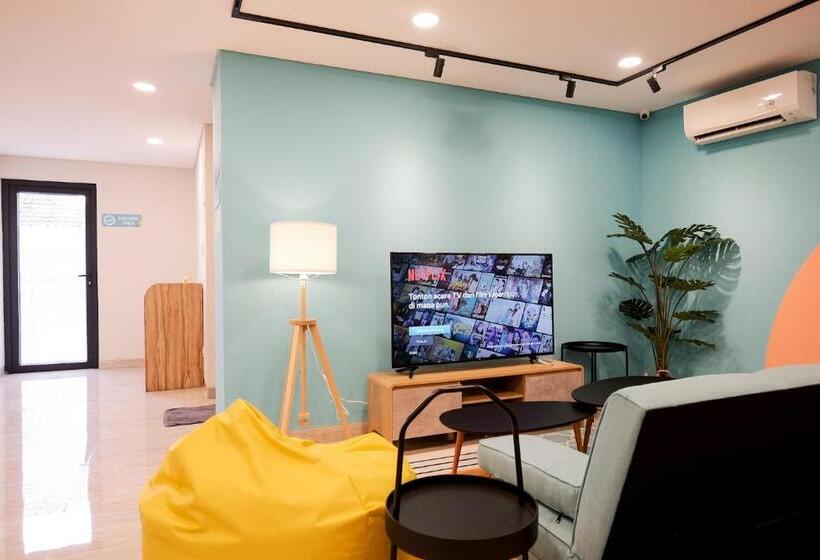 Sans Hotel Puri Indah Jakarta