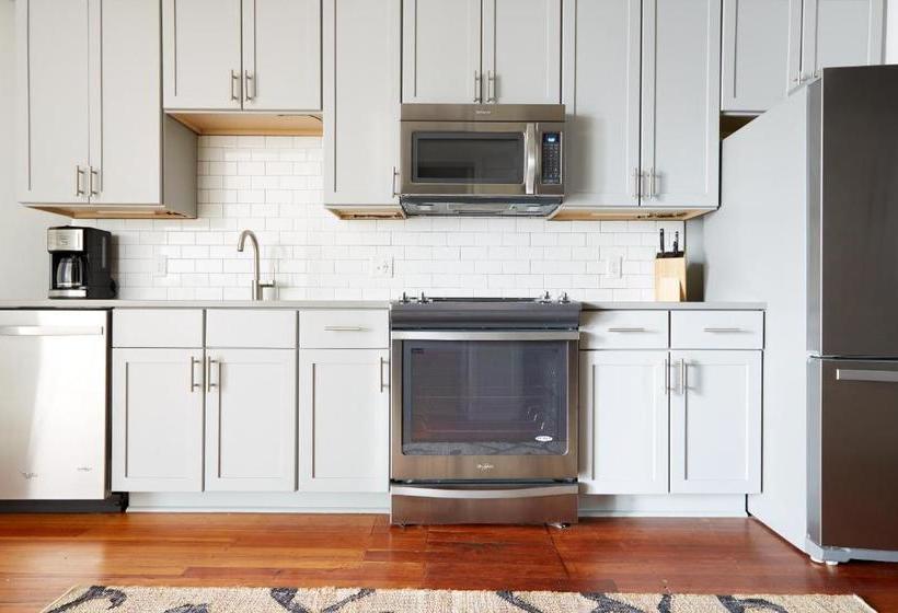 Sonder The Broughton