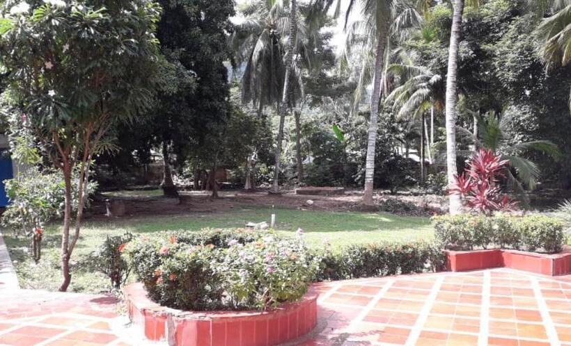 هاستل Finca Del Rio Palomino