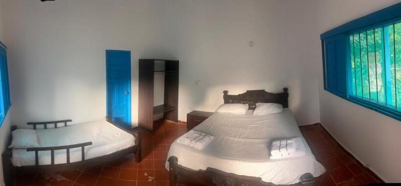 ユースホステル Finca Del Rio Palomino