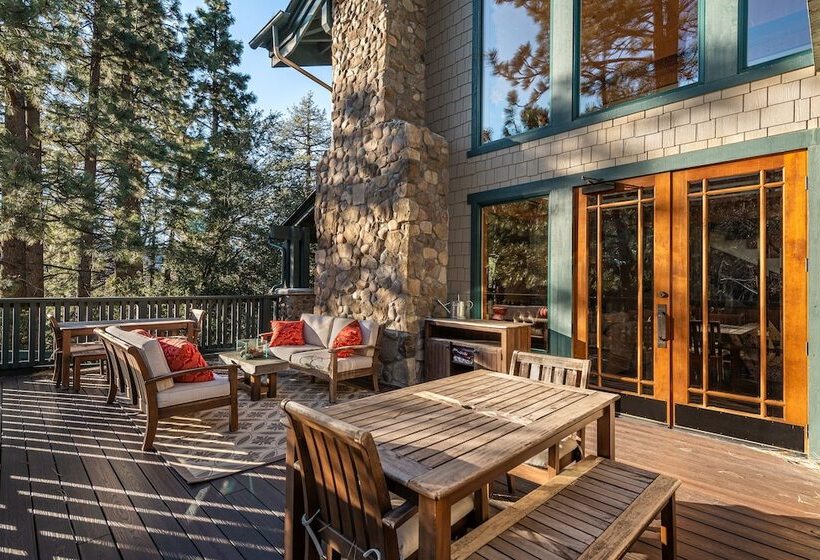 민박 The Grand Idyllwild Lodge