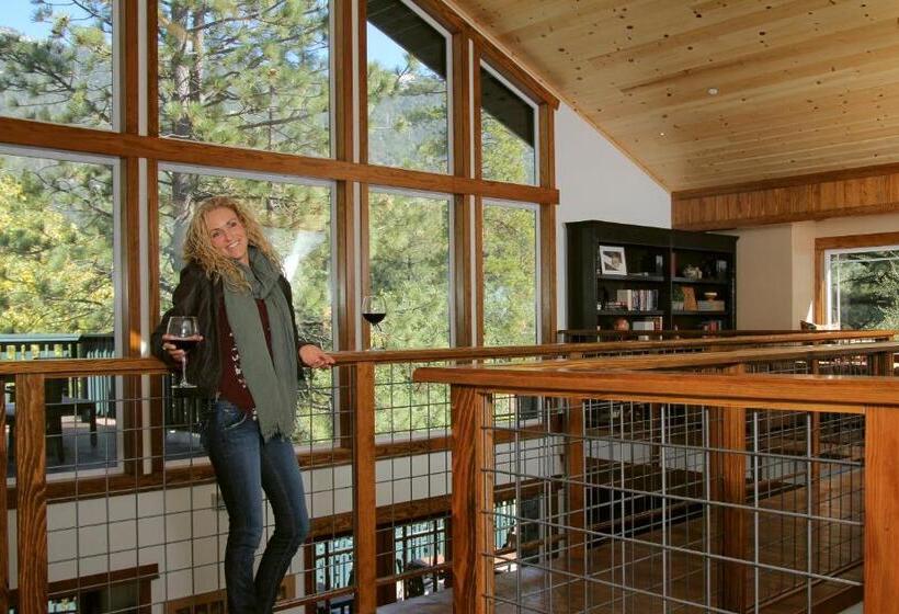 민박 The Grand Idyllwild Lodge