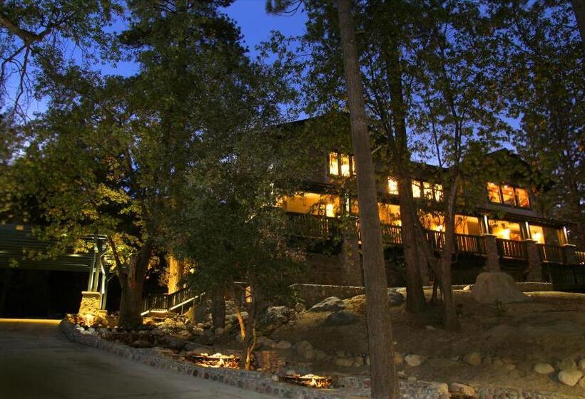 민박 The Grand Idyllwild Lodge