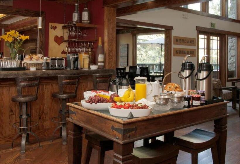 민박 The Grand Idyllwild Lodge