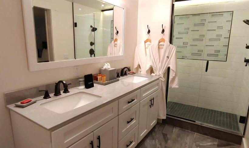 민박 The Grand Idyllwild Lodge