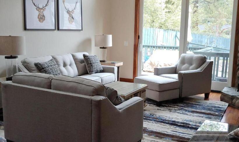 민박 The Grand Idyllwild Lodge