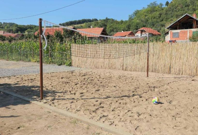 تختخواب و صبحانه Vila Viktori