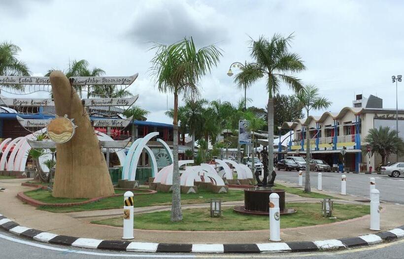 Dindings Pantai Desair Apartment By Dpd