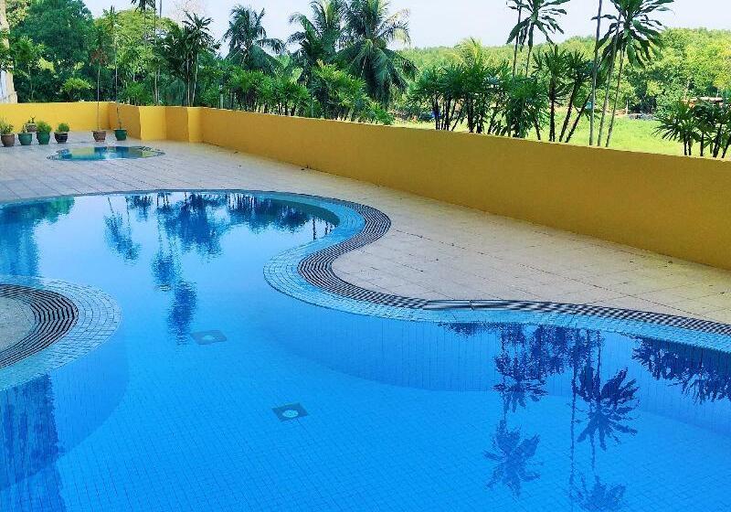 Dindings Pantai Desair Apartment By Dpd