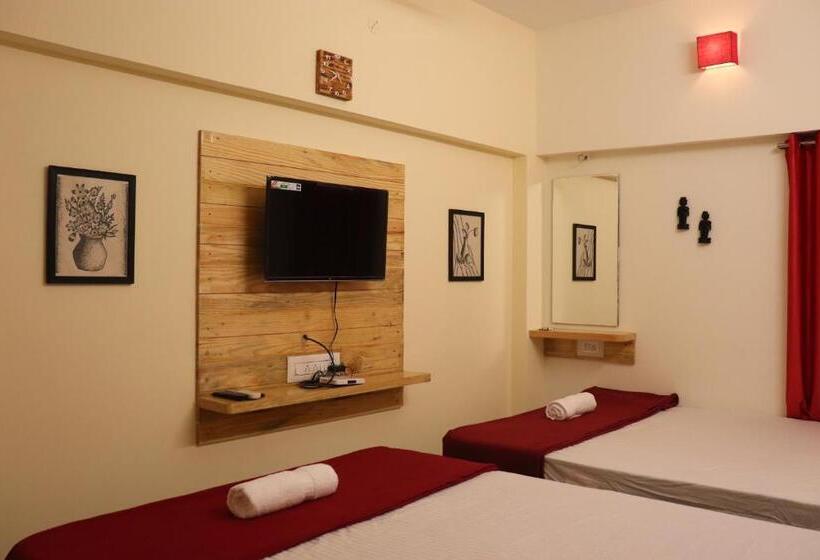 ホテル Grand Suites Srirangam