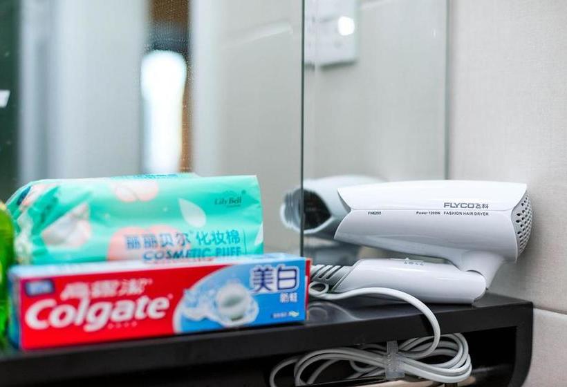 Отель Luoyang City, Henan Province. Waterfront International