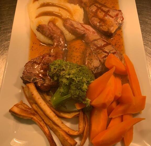 בית מלון כפרי The Savoy