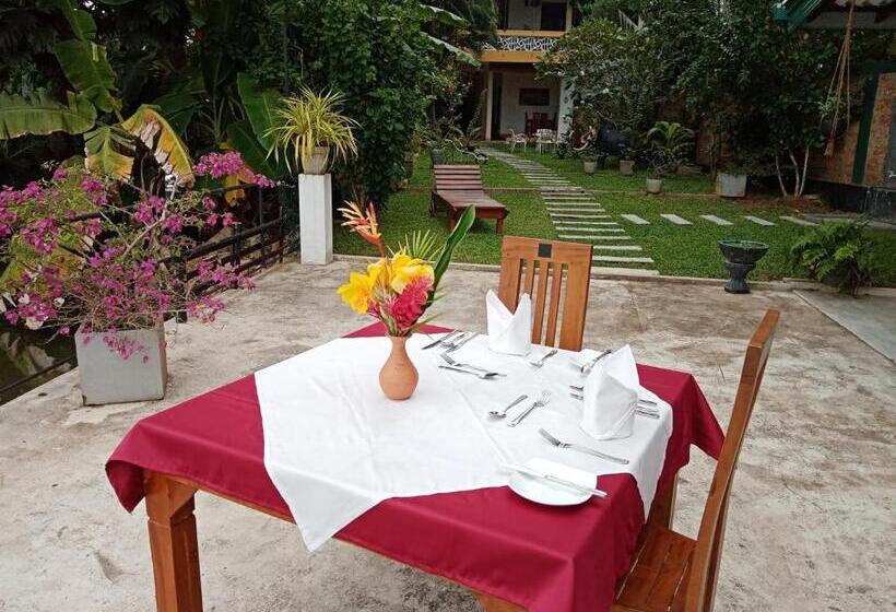 فندق Villa Bentota River View