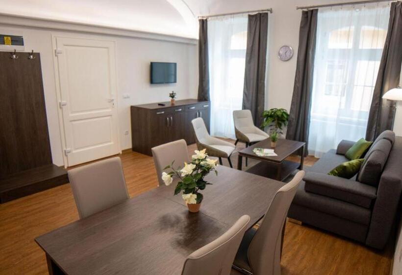Mecset Apartman