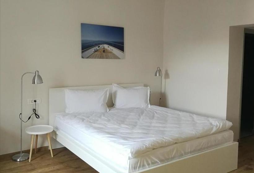 Пансион Jules Home