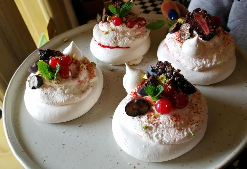 Пансион Jules Home