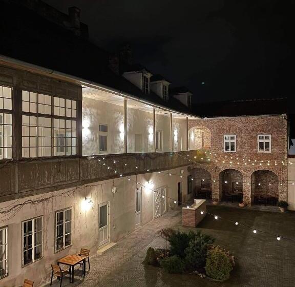 Пансион Jules Home