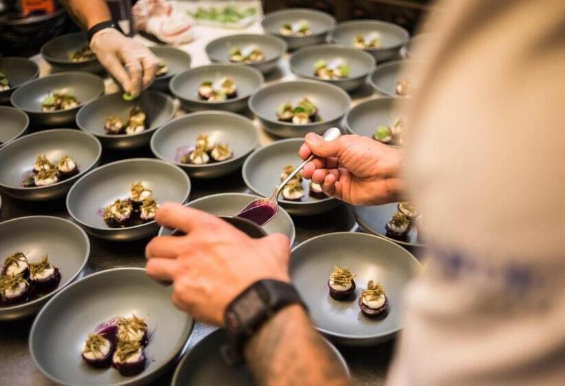 Пансион Jules Home