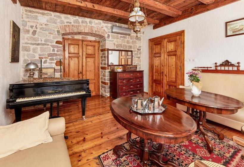 پانسیون Kotor Nest