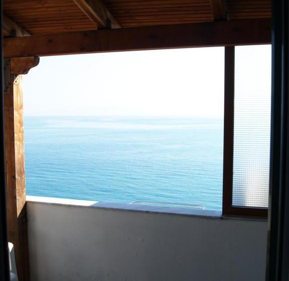 פנסיון Q Bay Apartments