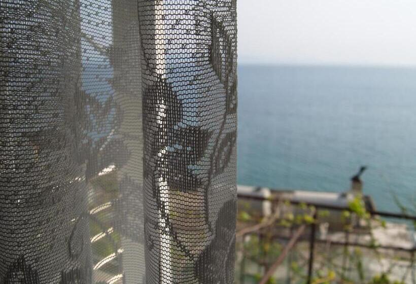 פנסיון Q Bay Apartments