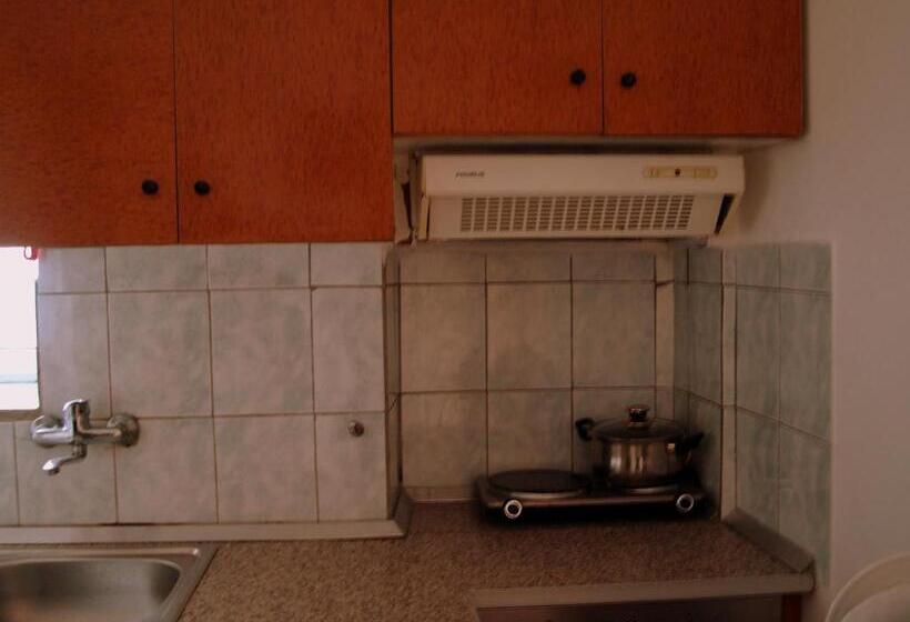 פנסיון Q Bay Apartments