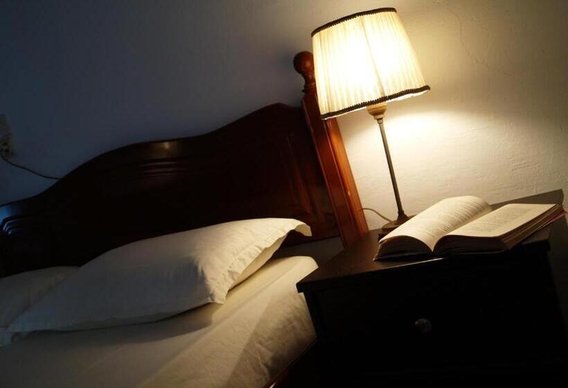 פנסיון Q Bay Apartments