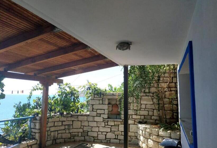 פנסיון Q Bay Apartments