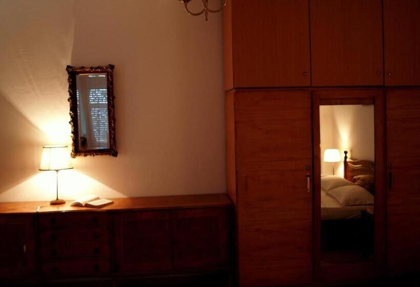 פנסיון Q Bay Apartments