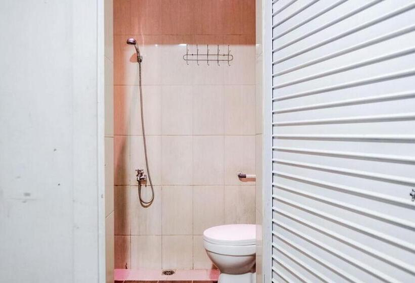 פנסיון Reddoorz @ Jalan Gajah Mada Medan 2