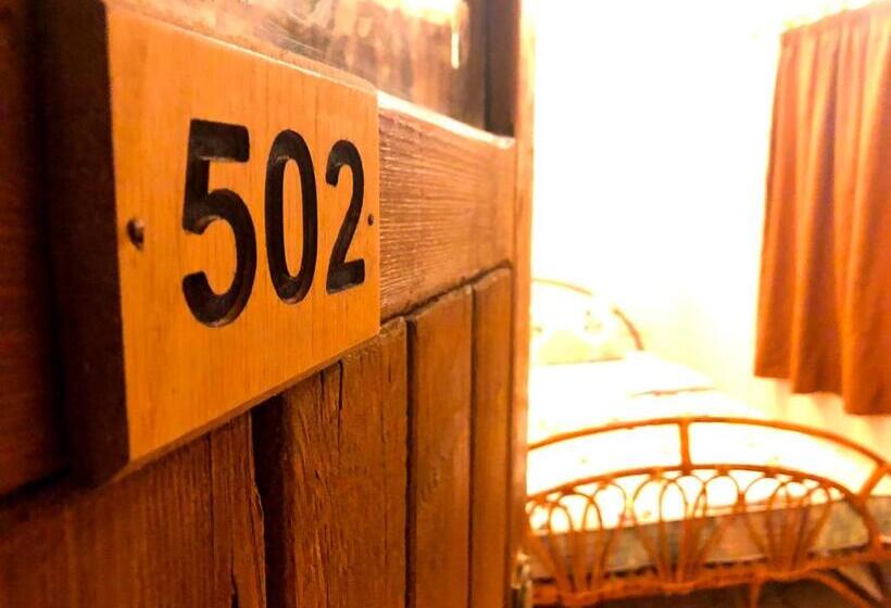 پانسیون The Orient Home