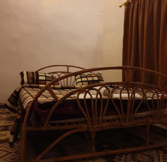 پانسیون The Orient Home