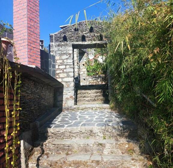 אתר נופש The Nest Cottages