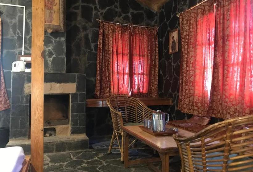 אתר נופש The Nest Cottages