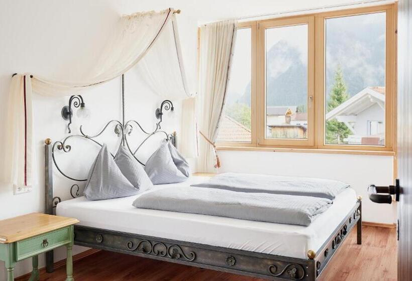 Rosamunde Apartments