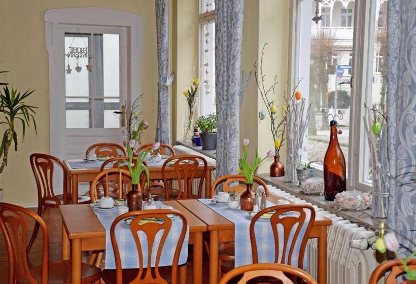 Wilhelms Hostel Im Ostseebad Sellin