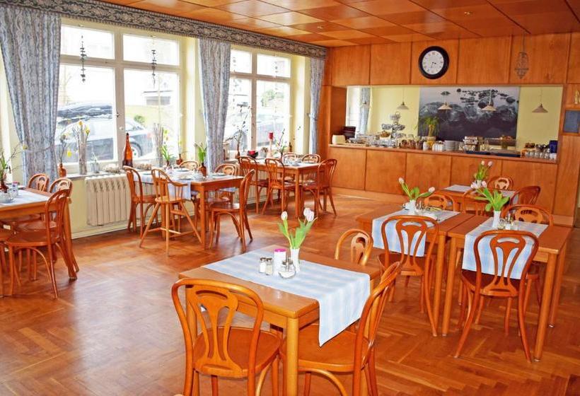 Wilhelms Hostel Im Ostseebad Sellin