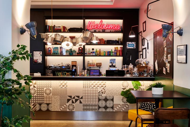 هاستل Generator Rome