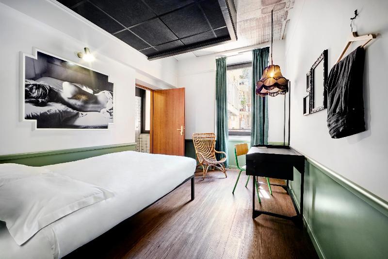 هاستل Generator Rome