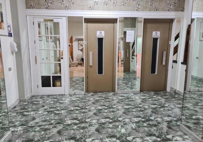 Apartamentos Catalina Park