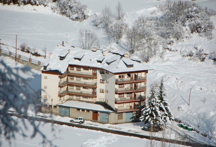 Apartamentos Espot 1300