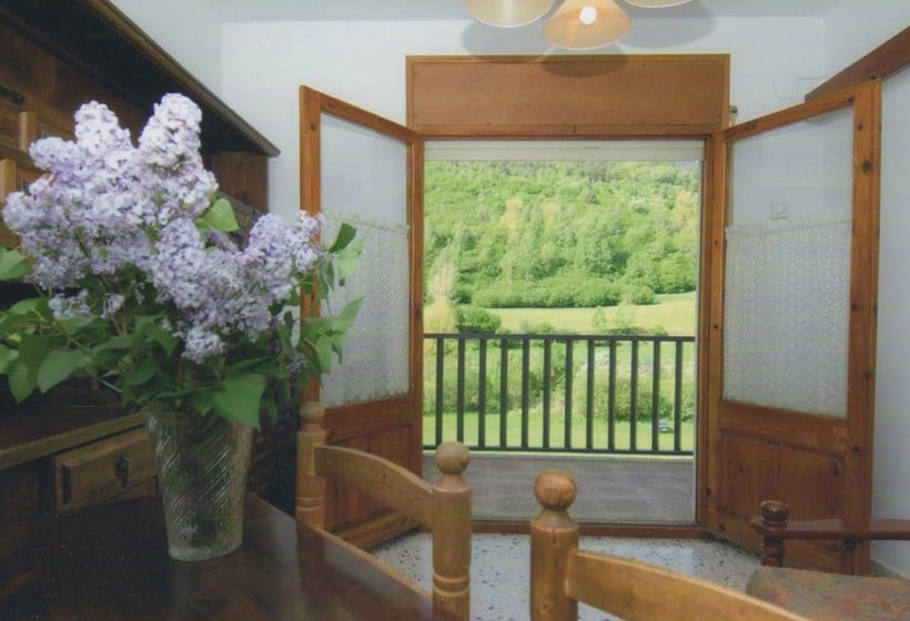 Apartamentos Espot 1300