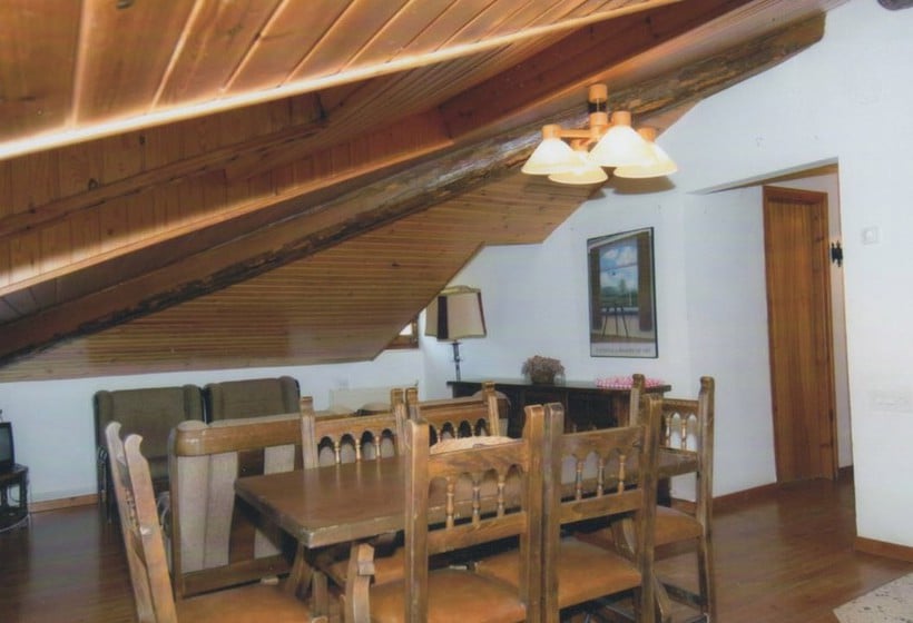 Apartamentos Espot 1300