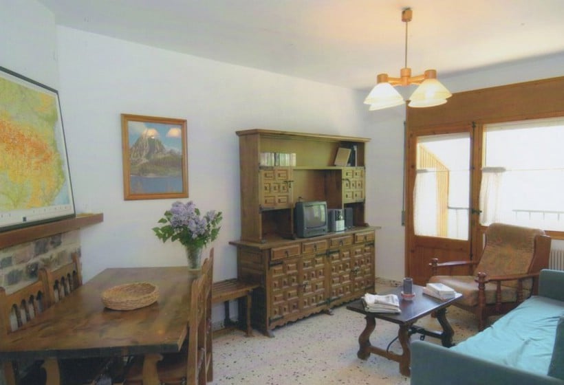 Apartamentos Espot 1300