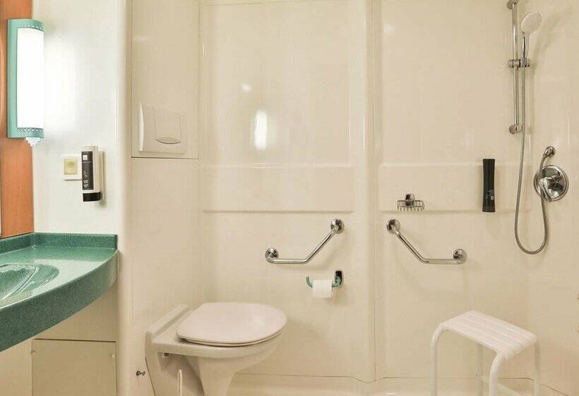 B&B HOTEL Les Sables-d'Olonne Centre Gare