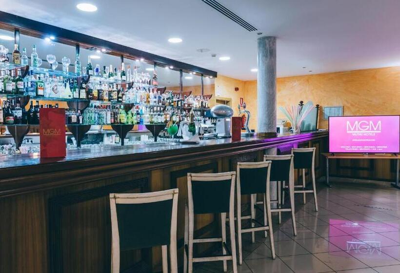 Grand Muthu Golf Plaza Hotel & Spa