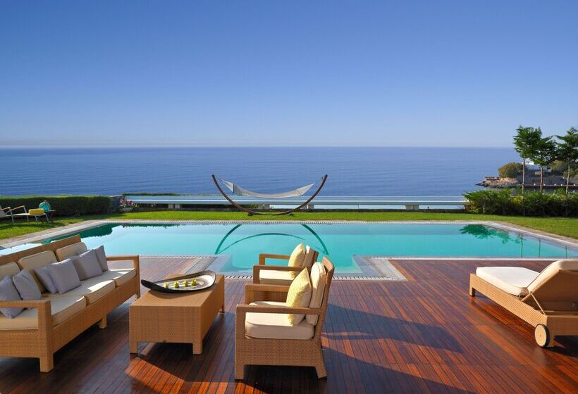 Grand Resort Lagonissi