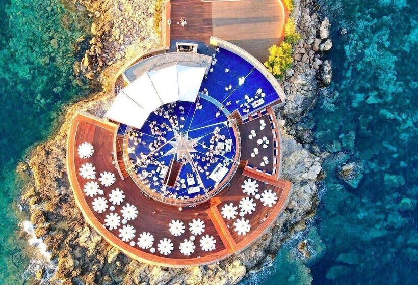 Grand Resort Lagonissi