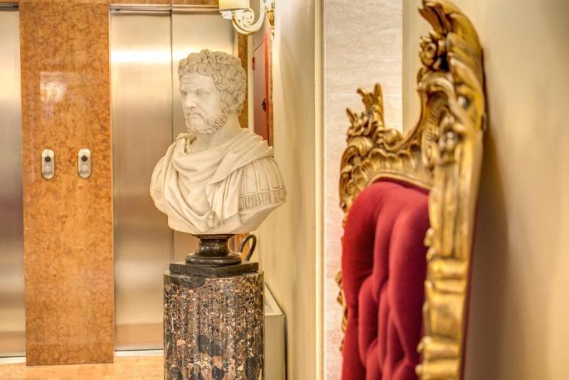 هتل Aurelius Art Gallery